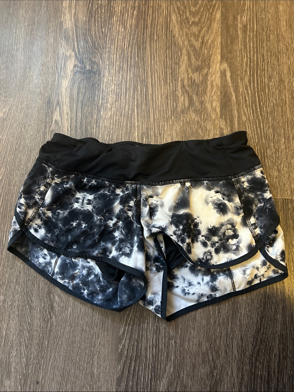 Women’s Lululemon Black & White Tie-Dye Running Shorts